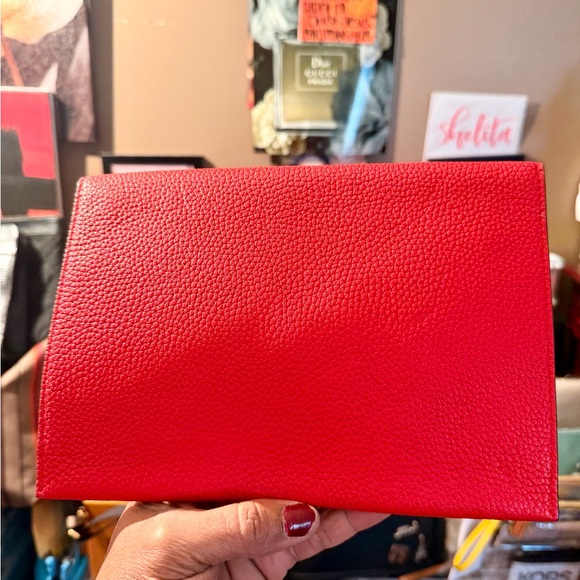 SOLD 🎒🎒Tory Burch Carter Envelope Pouch - Picture 3 of 6